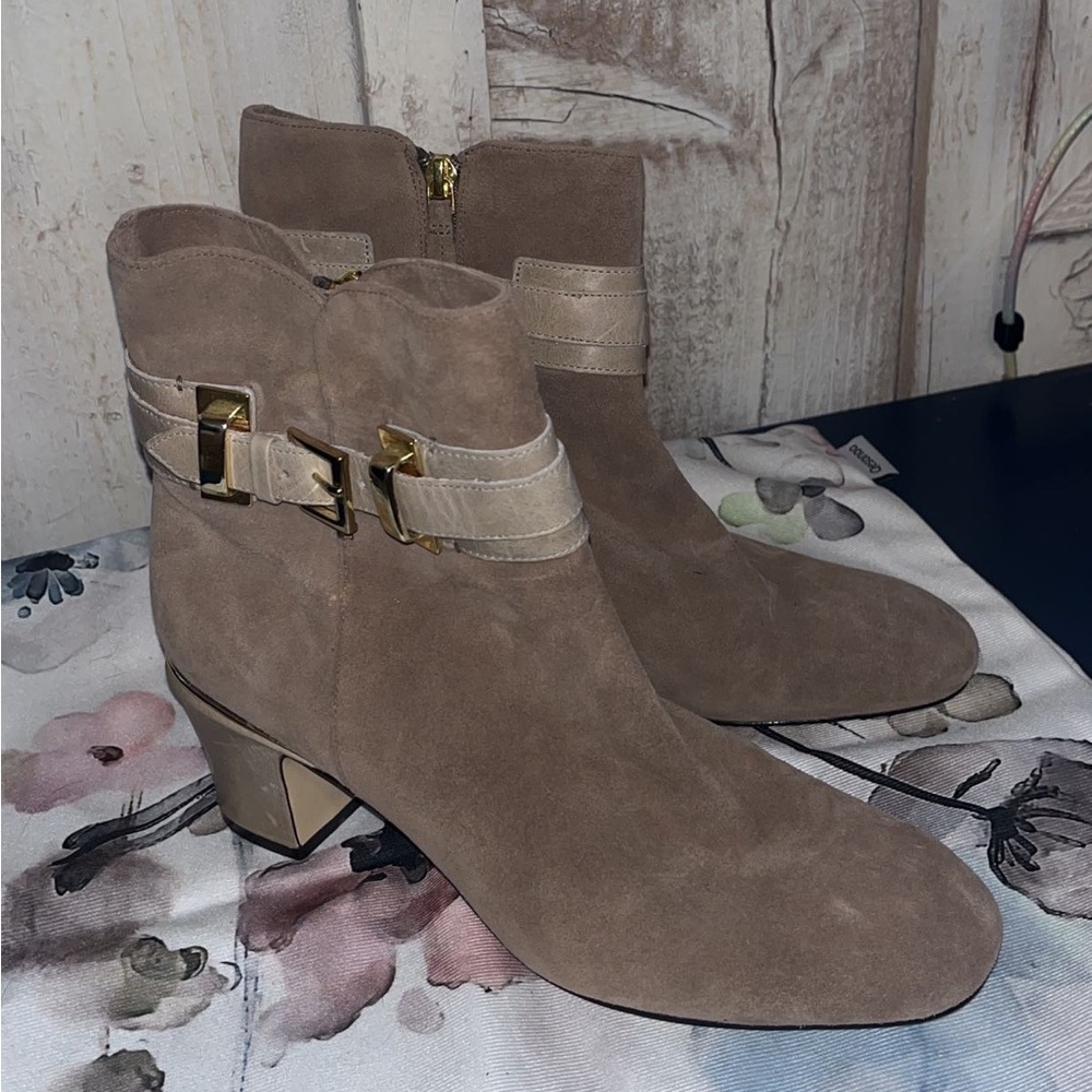 Joan & David heeled boots